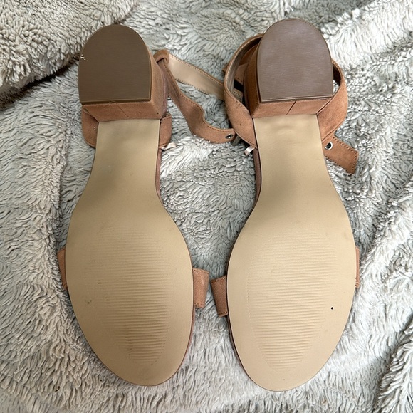 NWOT Gap pink suede buckle heel sandals - Picture 7 of 8